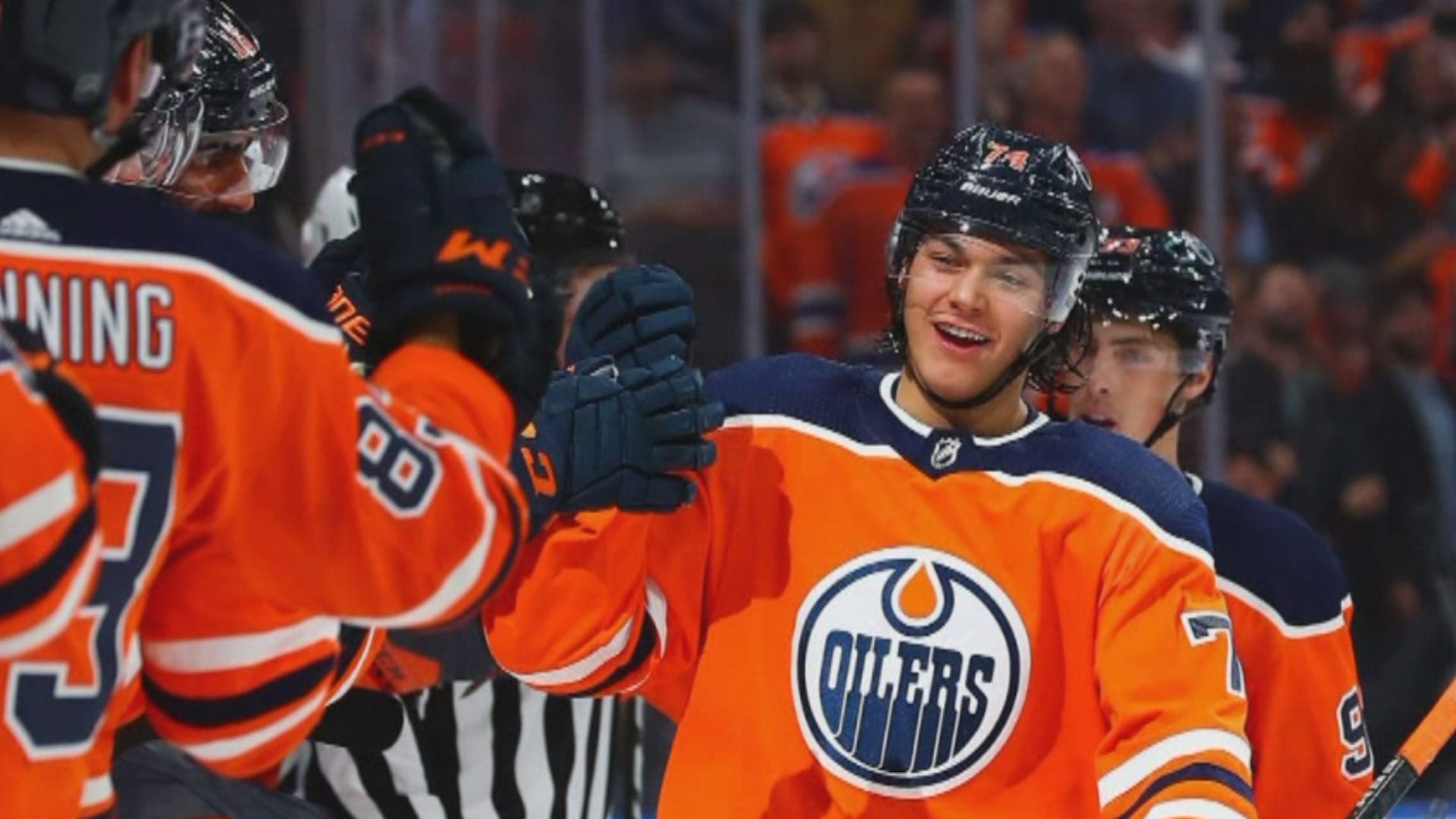 Edmonton Oilers Sign Ethan Bear